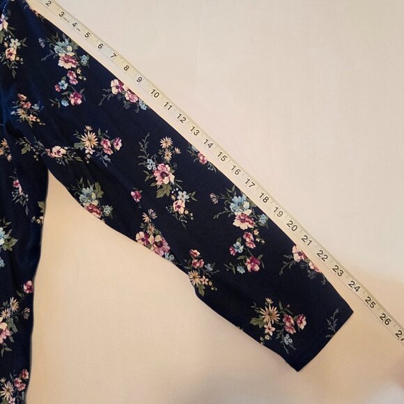 Croft & Barrow Women’s Plus Long Sleeve Tee, Navy Floral, 2X, Never Worn - Picture 7 of 8
